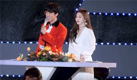 [영상] 래퍼 산이, 아이린에게 한 행동 논란…"무슨 일?"
