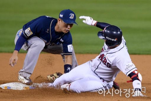 [포토]손시헌, '2루는 어림없어'