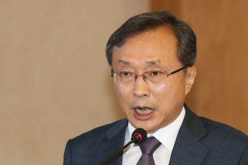 유남석 "국가권력 남용 견제…소수자·약자 목소리 귀 기울일 것"