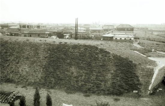 1967년 풍납토성의 일부 복원된 구간 모습(사진=서울시)