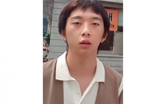 우원재, 비니 벗고 깜찍한 외모 뽐내 '카리스마는 어디로?'