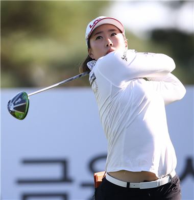 김해림 8언더파 "내가 진짜 선두"