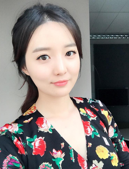 김소영, 꽃무늬 블라우스 입고 여신미모 인증…'오상진이 반할만해'