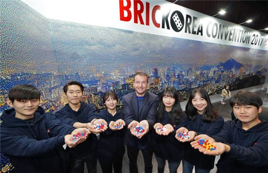 "140만개 레고 브릭으로 만든 28m 서울 야경"