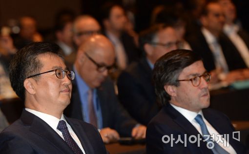 [포토]김동연 부총리와 모레노 미주개발은행 총재