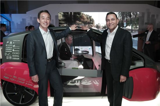 미래 먹거리 개척하는 삼성…AI·IoT·전장, 포스트 반도체 '삼총사'