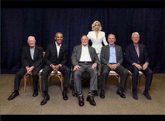 좌측부터 지미 카터, 버락 오바마, 조지 H 부시, 레이디 가가, 조지 W 부시, 빌 클린턴 /사진=레이디가가 인스타그램 캡쳐