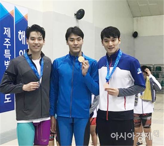전남 간판스타 원영준 선수, 배영 100m  54.29”로 한국 신기록 수립