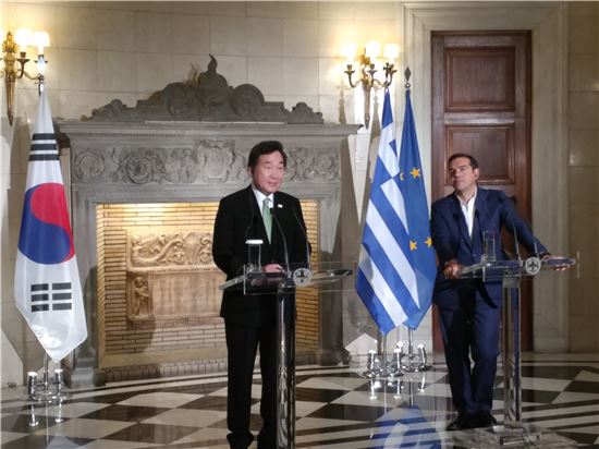 李총리 "그리스산 와인, 올리브유, 조선기자재 수입 늘릴 것"