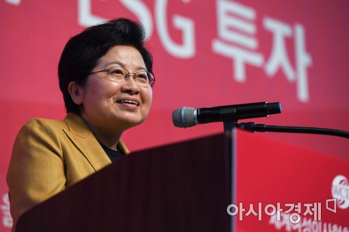 [포토]축사하는 정현백 여성가족부 장관