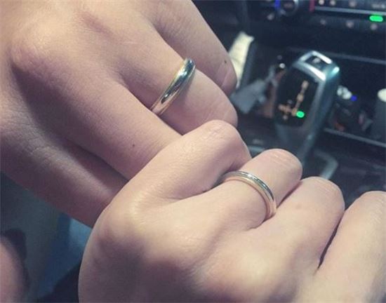 박시현, 최대성과 애정넘치는 첫 커플링 인증샷 "내남자 그런 모습이 더 좋아"