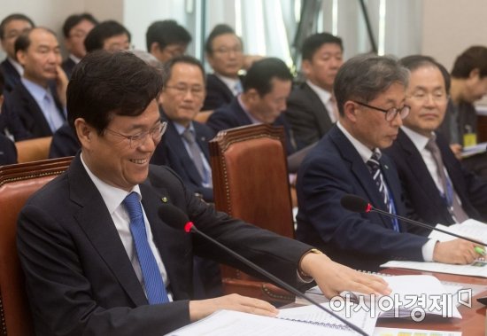 기분좋은 이관섭 한수원 사장