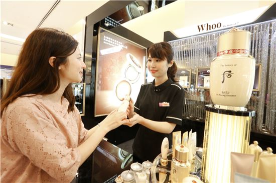 올 3분기에도 '차석용 매직' 통했다…LG생활건강, 12년째 '사상 최고' 실적 기록(종합)