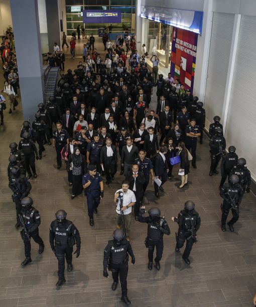 [포토]김정남 살해 피의자들 공항에서 현장검증