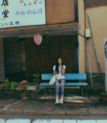 설현, 일본서 수수한 모습으로 청순미 뽐내 '지금은 여행 중'