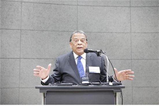 숭실대 방문 앤드류 영 전 UN 대사 "남북이 서로를 용서하는 자세 필요"