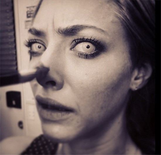 '할로윈데이' 호러 셀카, 다시 봐도 '섬뜩'…좀비로 변신한 아만다 사이프리드