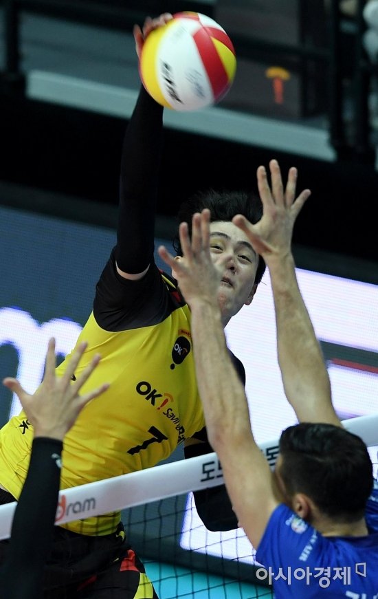 [포토]송희채, '강스파이크 간다'