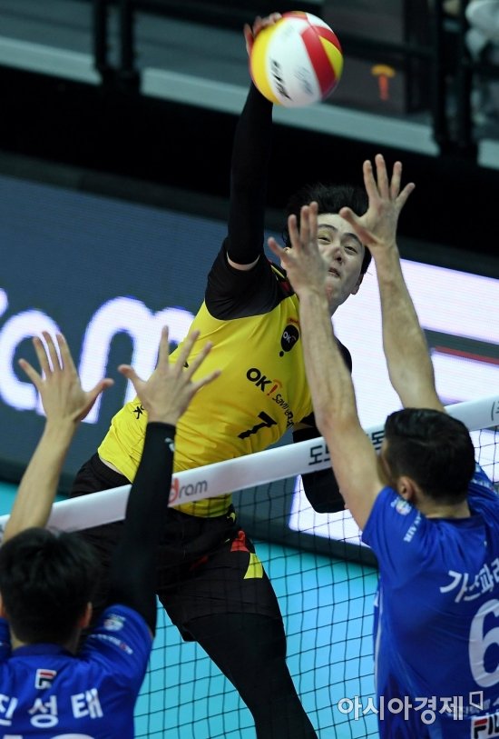 [포토]송희채, '강스파이크 간다'