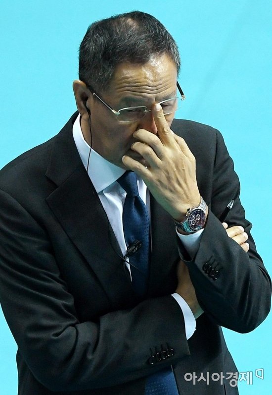 [포토]고심하는 대한항공 박기원 감독