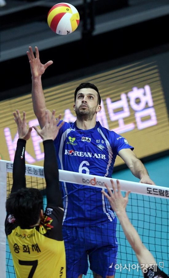 [포토]팁 공격하는 대한항공 가스파리니