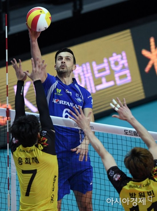 [포토]가스파리니, '가볍게 넘길거야'