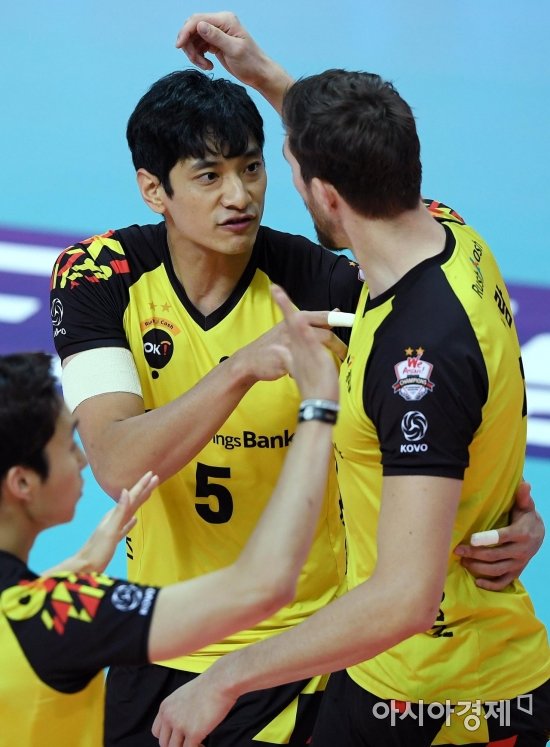 [포토]김요한 '브람, 잘했어'