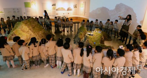 [포토]'오늘은 독도의 날' 독도체험관 찾은 어린이들