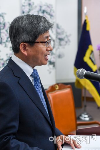 [포토]취임 기자간담회하는 김명수 대법원장