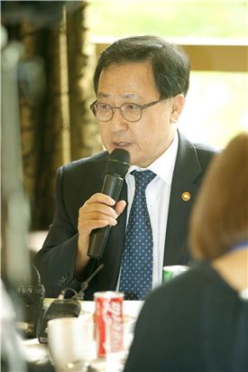 유영민 과학기술정보통신부 장관