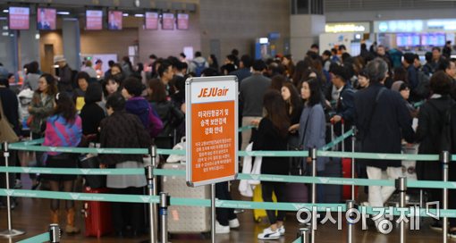 [포토]미국행 비행기 보안검색 강화