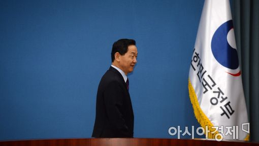 [포토]김상곤 부총리, 사회관계장관회의 참석