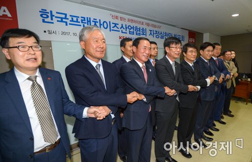 [2017결산-갑질철퇴①]甲질 낙인 찍힌 40년 역사 ‘100조·100만명 프랜차이즈 산업’