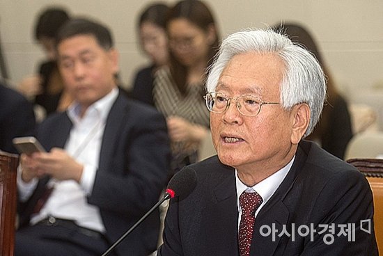 “文 소신대로면 우리나라 적화” 답변하는 고영주 이사장에 네티즌 “저 정도면 병”