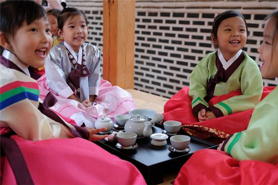 한복 바르게 입기 교육 