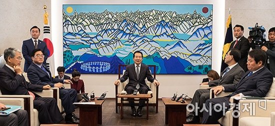 [포토] 정우택 불참한 국회의장-4당 원내대표 회동