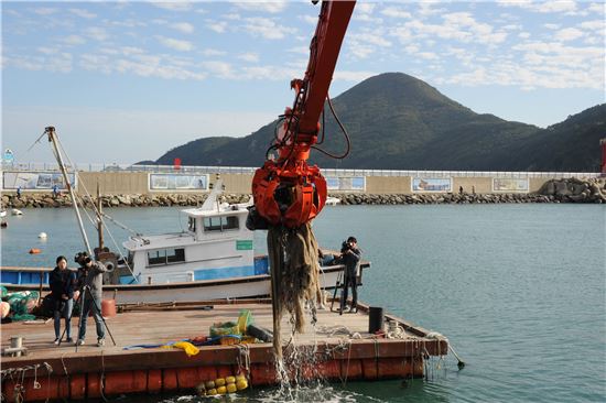 [과학을읽다]깊은 바닷속 유령 어부, 정체는 '폐그물'