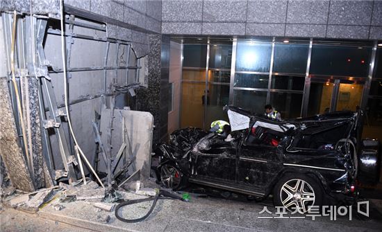 故 김주혁의 파손된 차량 