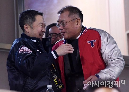 [포토] 박정원 회장, '우승 축하합니다'