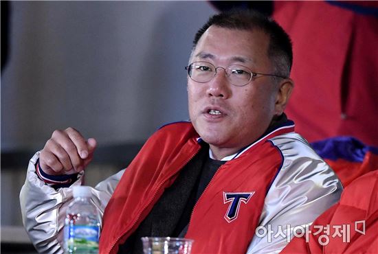 프로야구 KIA의 한국시리즈를 보기 위해 잠실구장을 찾은 정의선 부회장[사진=김현민 기자]