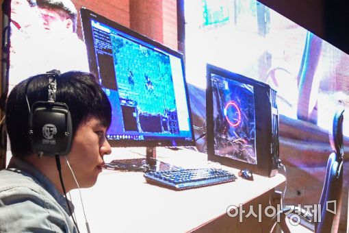 [포토]인공지능과 스타크래프트 대결 나선 송병구