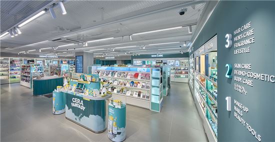 올리브영 강남점, 오픈 한달만에 누적방문객 50만명 돌파 