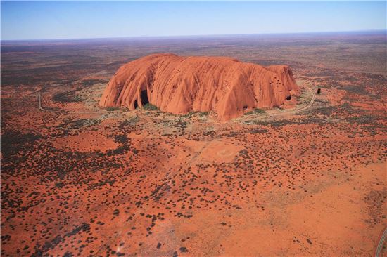 ‘등반 전면금지’ 호주 울루루는?···높이 약 348m의 원주민들의 성지