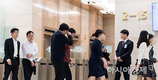 [포토]  이광구 은행장 사퇴에 분주한 행원들