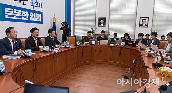 與 "국민-바른, 정책·예산 협의 '2+2+2 모임' 하자"