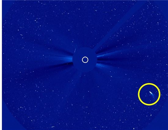 ▲지난달 26일 소호 위성의 시야에 96P 혜성이 들어왔다.[사진제공=NASA/ESA]