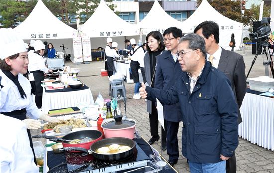 이재정교육감 "학교급식은 교육의 한 과정"