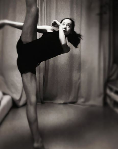 정하나, 발차기? 군살 없는 몸매와 탄력있는 다리라인 눈길