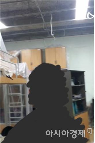 경기 의정부경찰서의 석면해체공사 당시 의무경찰 생활관 내부 모습/사진제공=군인권센터