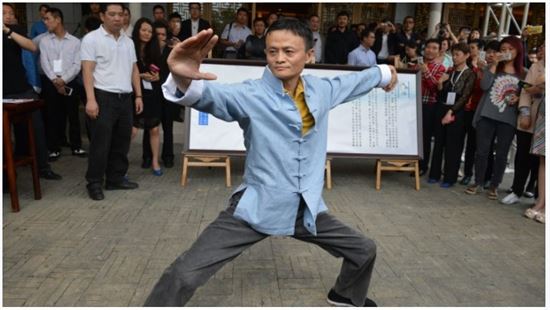 [특파원 칼럼] 시장 개방 앞둔 중국의 '읍참마윈'